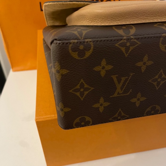 Louis Vuitton Marignan Bag - Picture 4 of 7